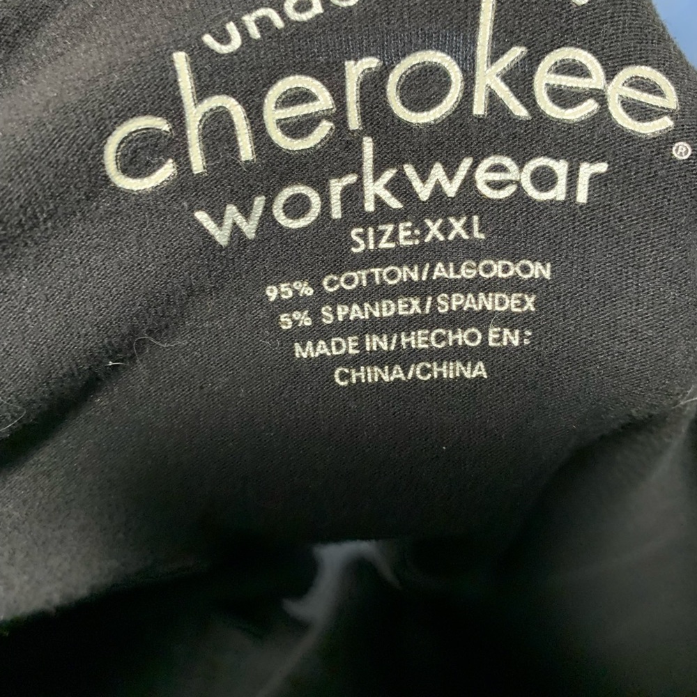 Cherokee scrub top